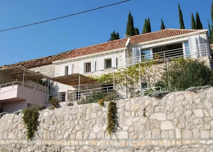 Five Bedroom With Pool Dom wakacyjny *
